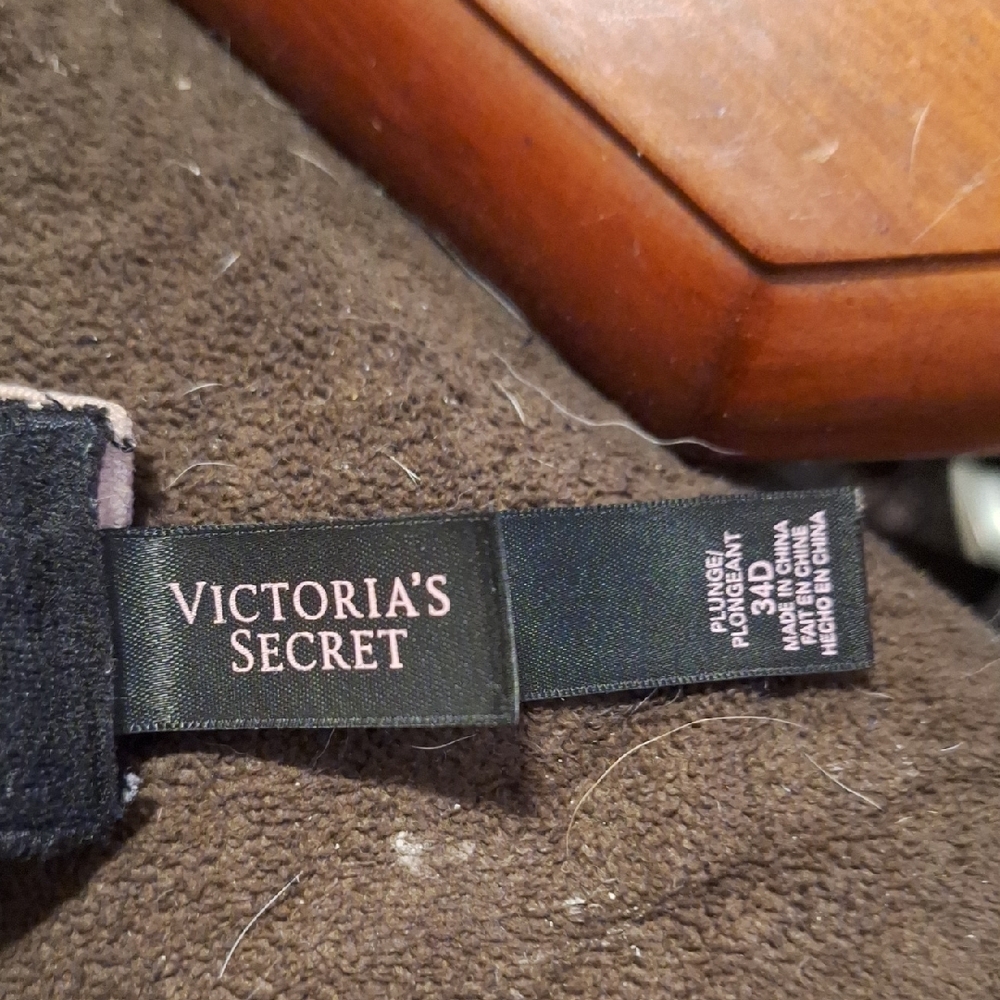 Victoria's Secret Black Lace Bra - Picture 3 of 3
